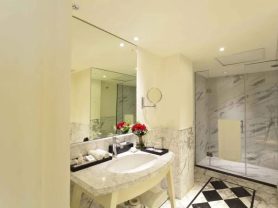 حجز فنادق وطيران