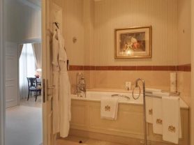 حجز فنادق وطيران