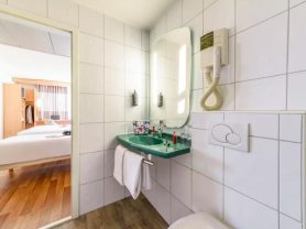 حجز فنادق وطيران