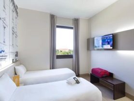 حجز فنادق وطيران