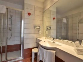 حجز فنادق وطيران